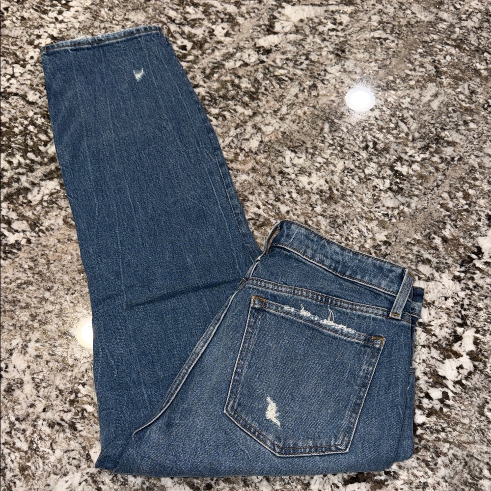 Abercrombie & Fitch - High Rise Mom Jean - Curve Love - Distressed